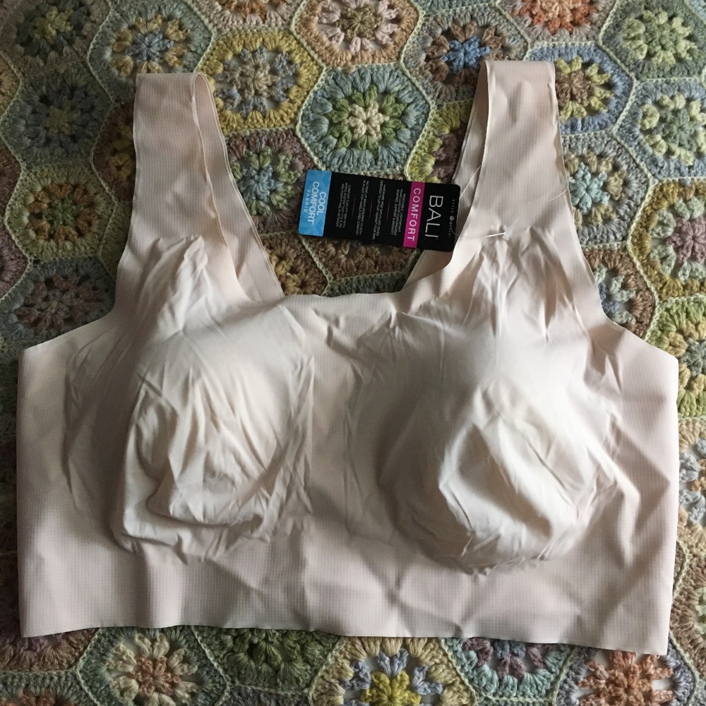 NWT BALI Nude Bandshell Comfort Pull On Padded Bra XL